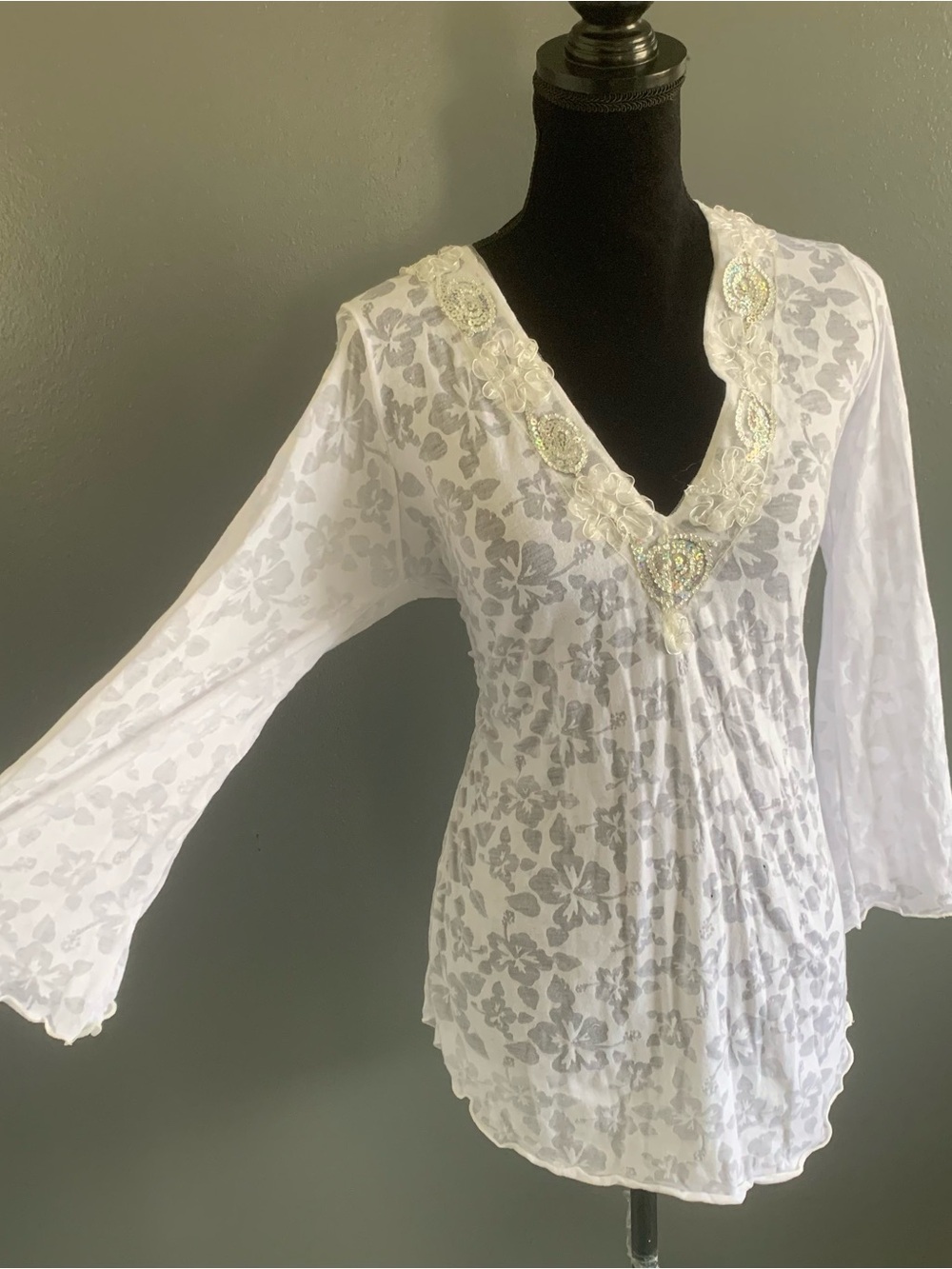 Oasis White Floral Jacquard V-Neck Embellished Blouse